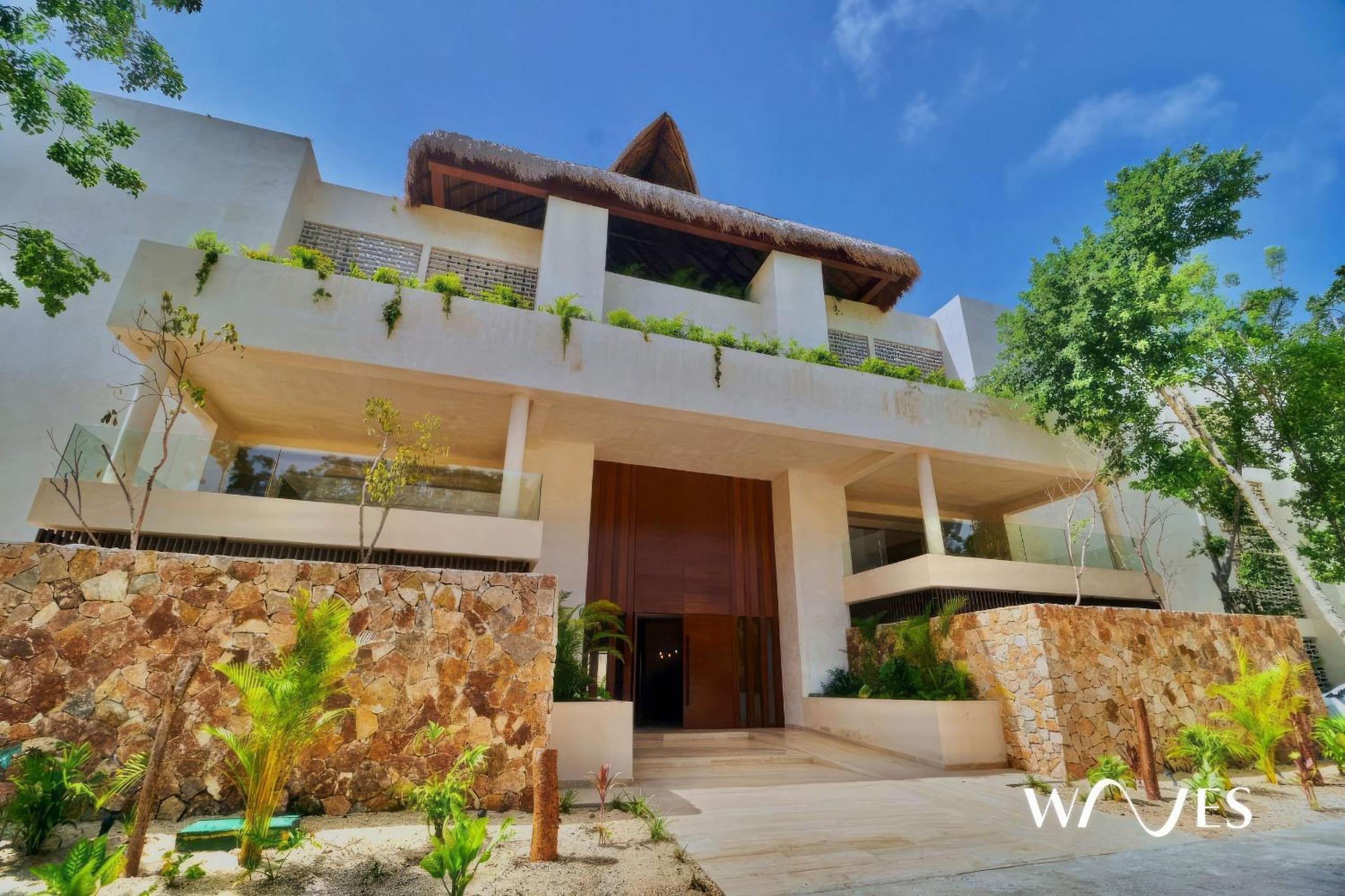 Spacious 2 Br. Jungle View Luxury Apartment w/Prime Location