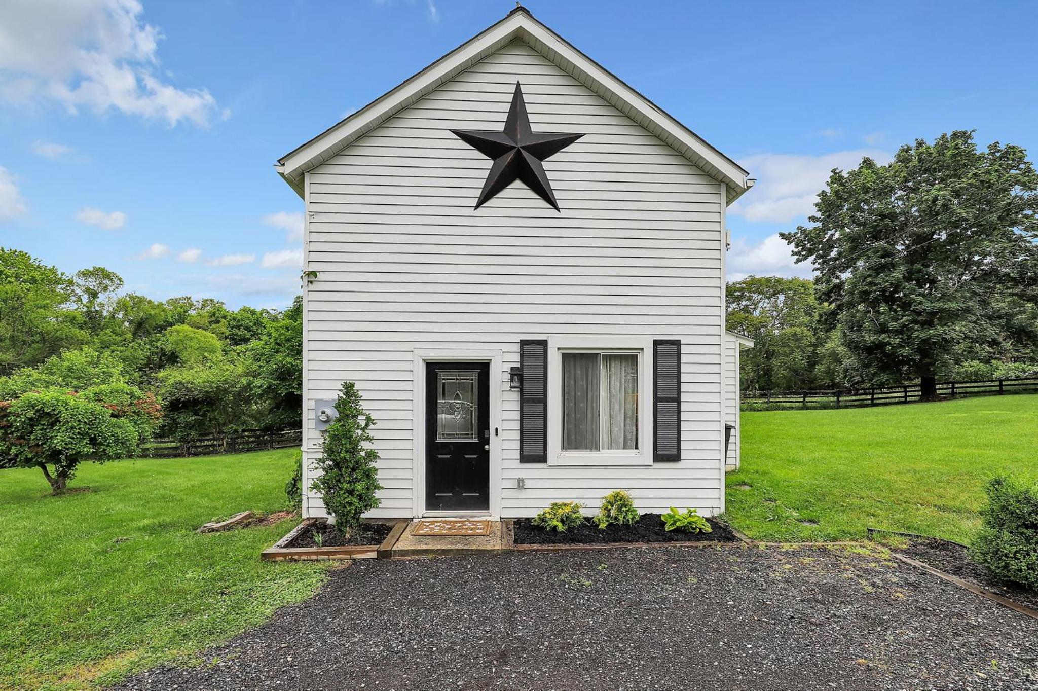 Cottage Escape in Virginia Wine Country - Property Image 15