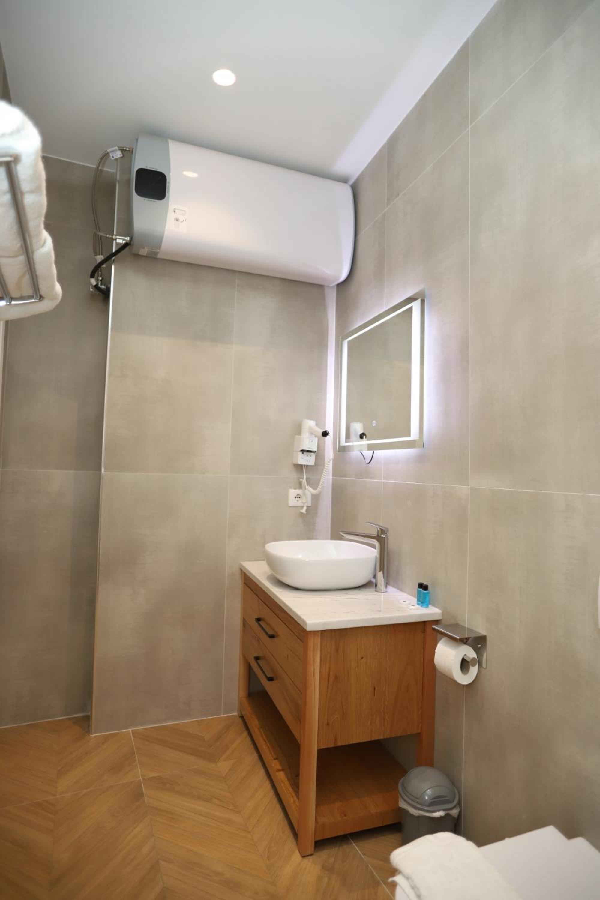 J&D Rooms Korce