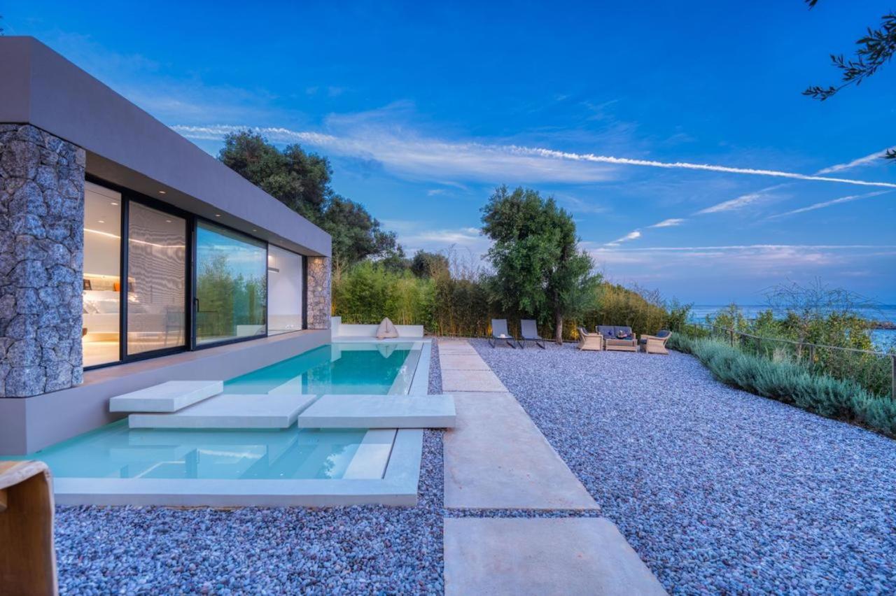 Rouvelas Waterfront Nest
