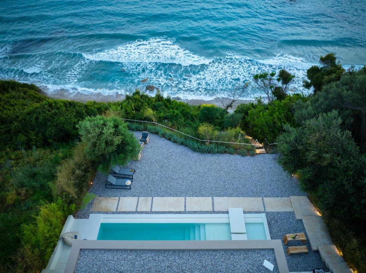 Rouvelas Waterfront Nest