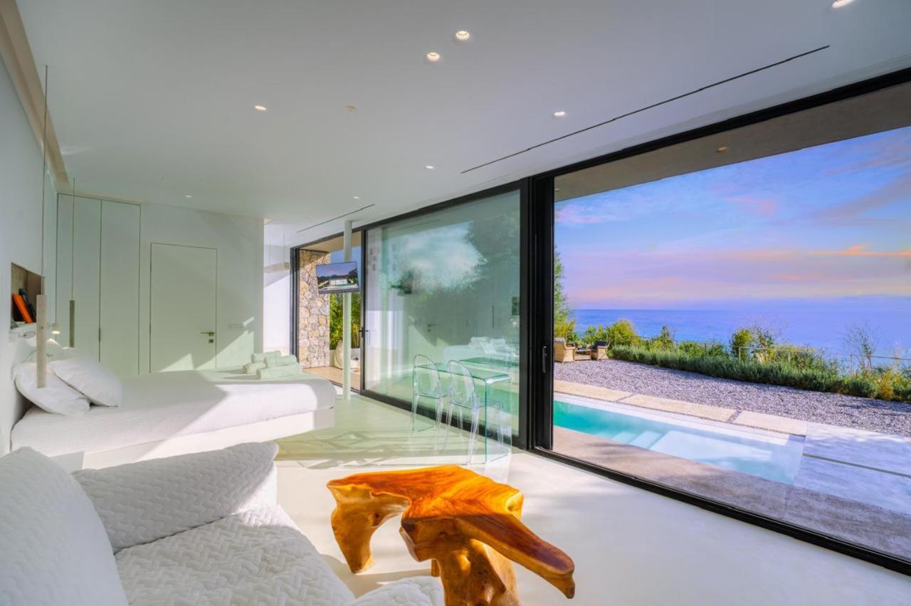 Rouvelas Waterfront Nest