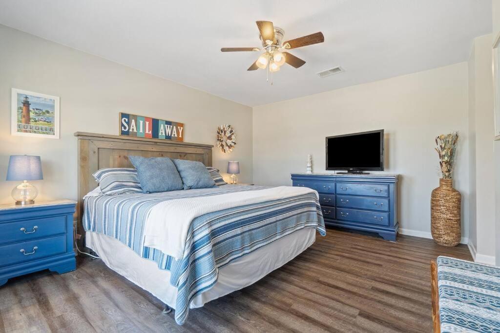 Gulfside Getaway 2 BR, 2 BA view 2