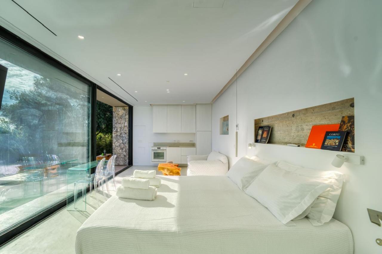 Rouvelas Waterfront Nest