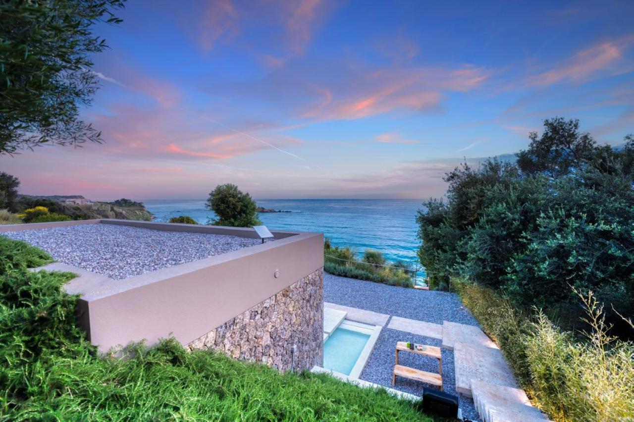 Rouvelas Waterfront Nest