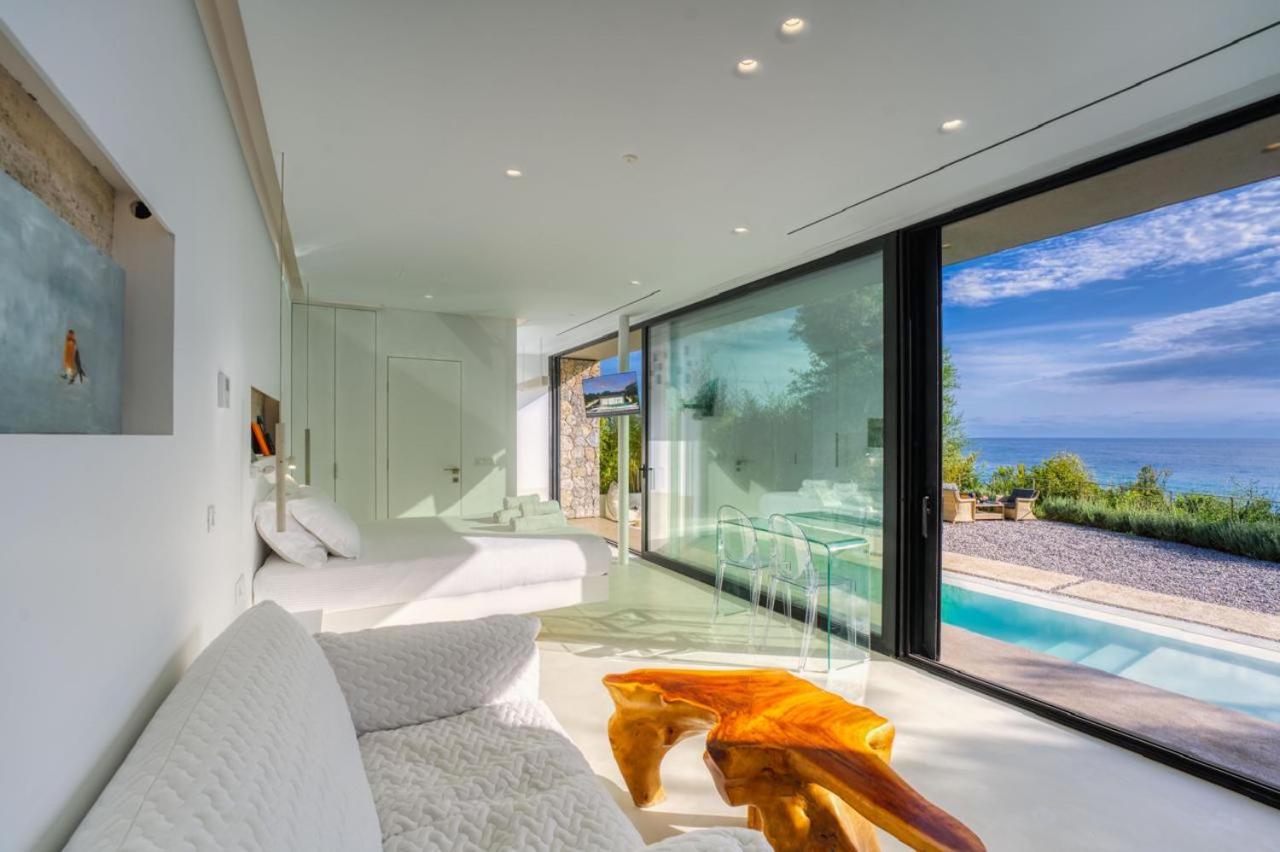 Rouvelas Waterfront Nest