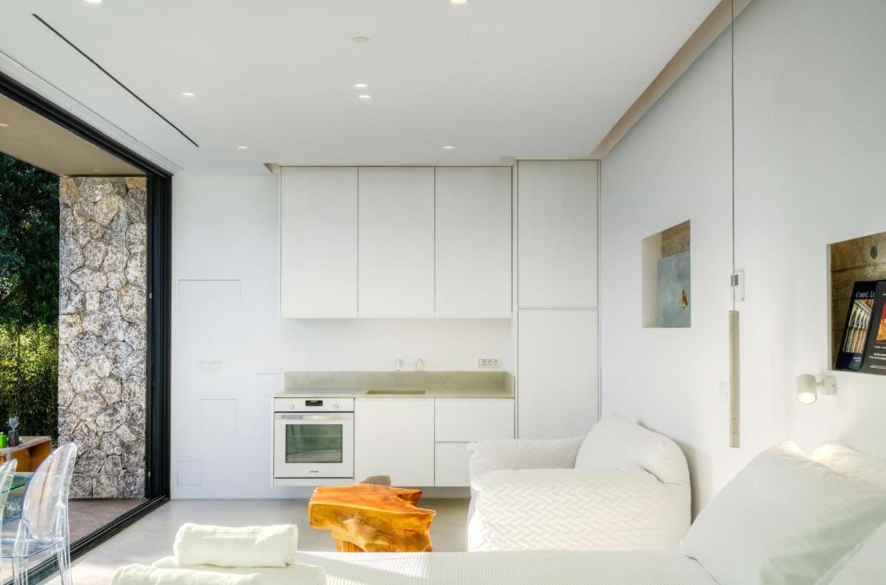 Rouvelas Waterfront Nest