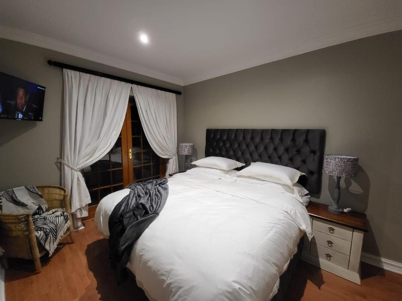 Lemon & Herb, self catering apartments view 4