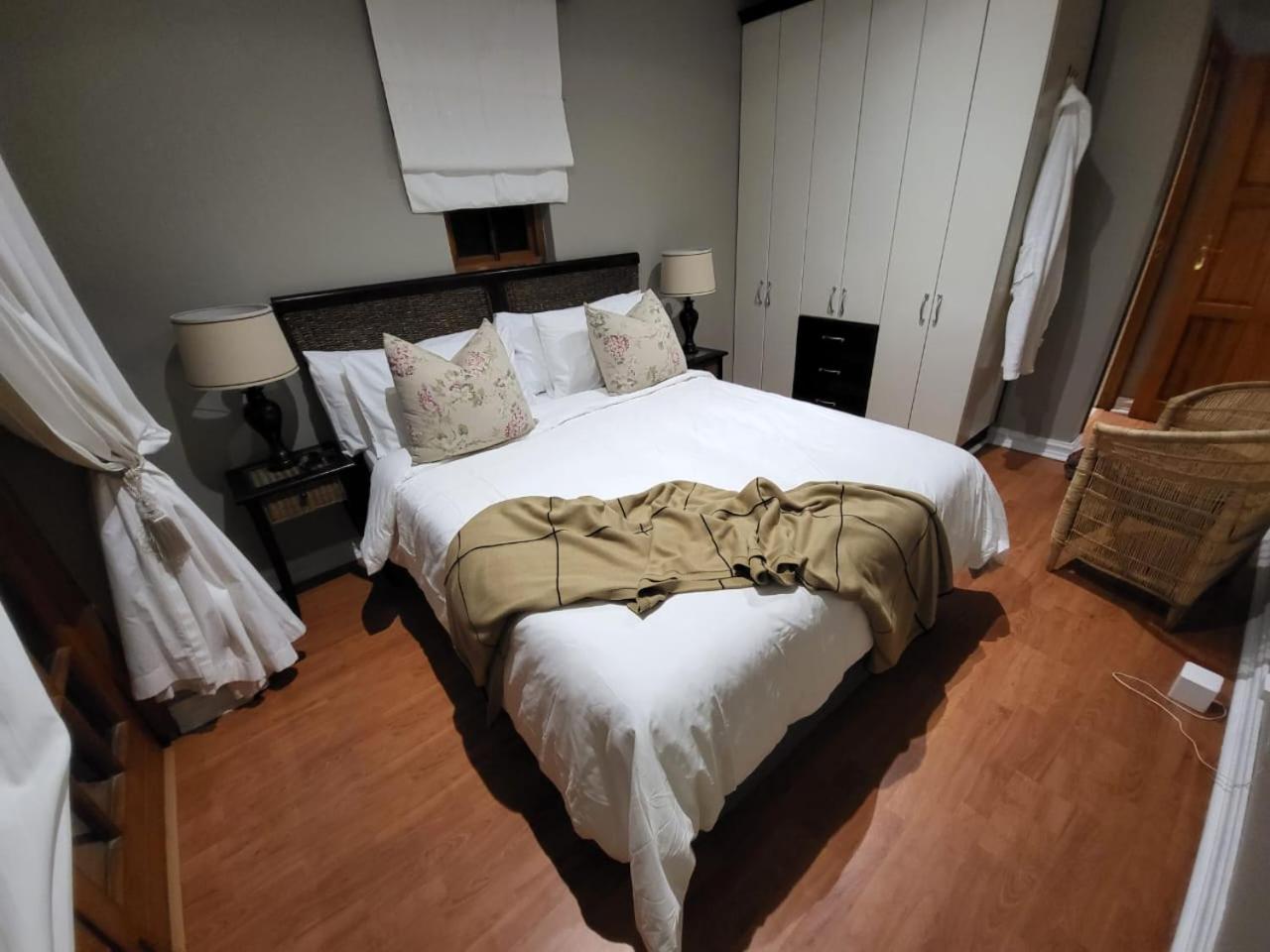 Lemon & Herb, self catering apartments view 3