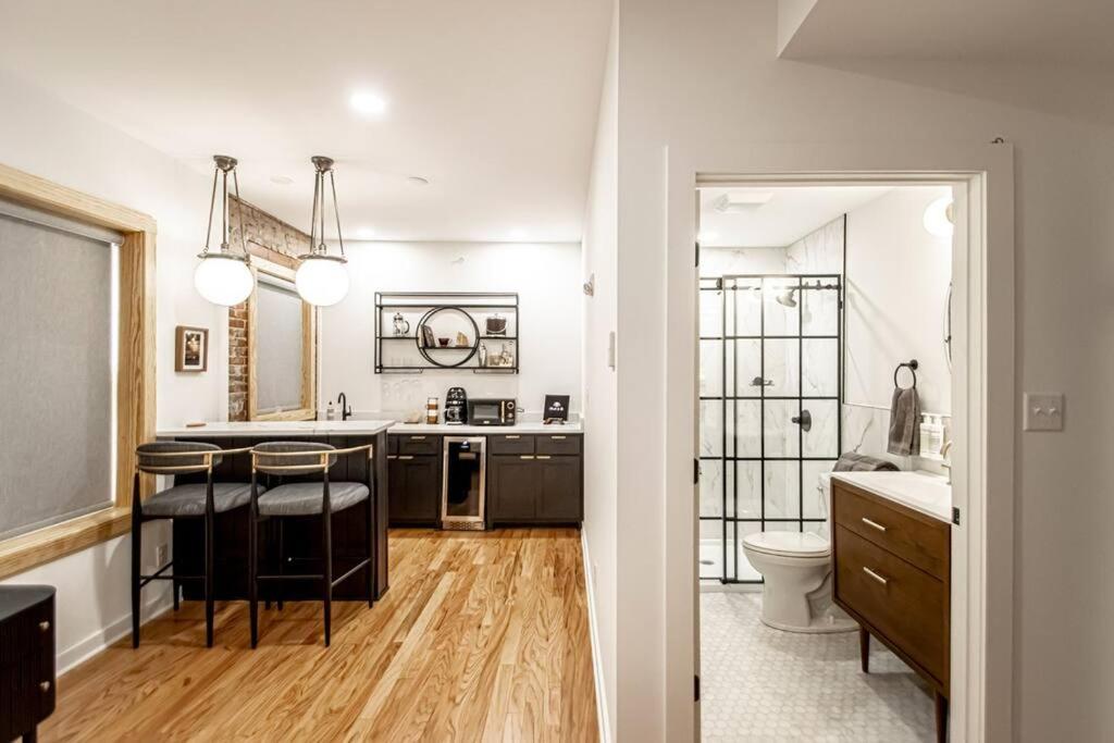 Historic DTWN Studio, Walk to Bathhouses, Shops, Room # 103 view 2
