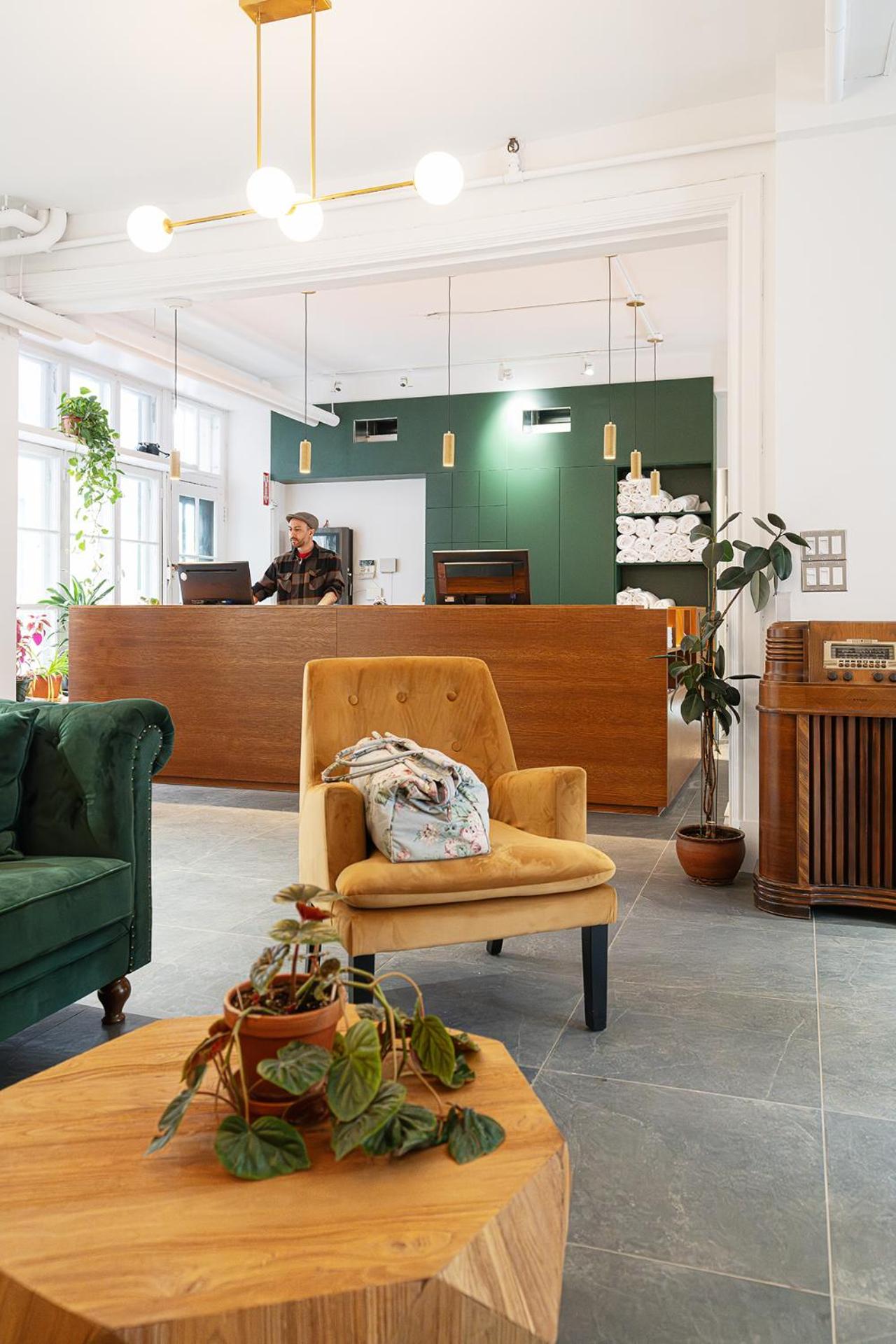 Hotel Auberge Internationale de Quebec - HI CANADA - Image 1