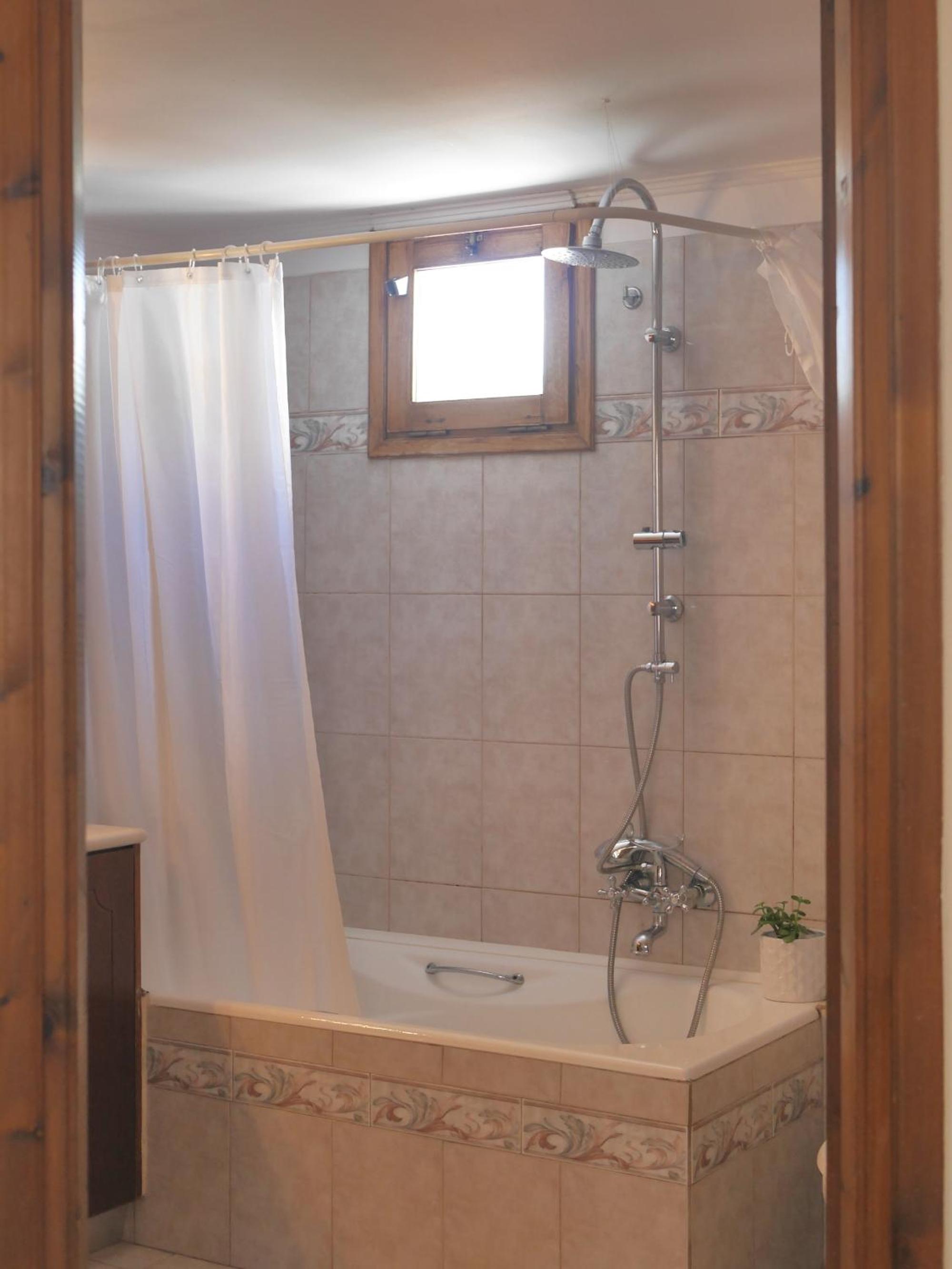 Modern Village House - Crete view 4