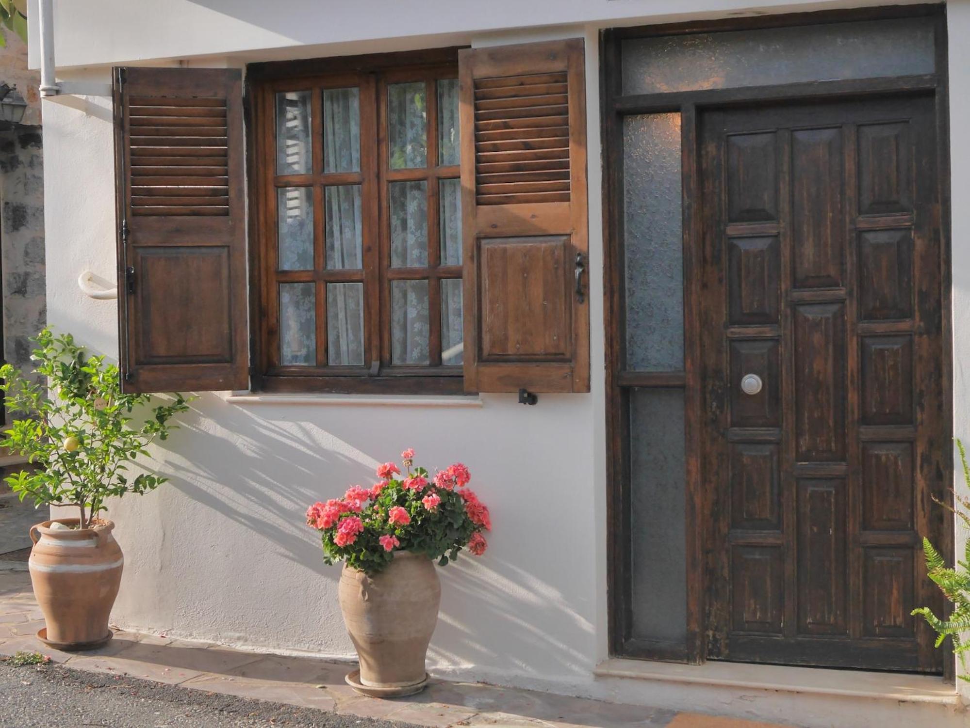 Modern Village House - Crete view 5