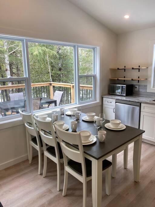 Blue Heron Cottage Oceanfront and Private trails