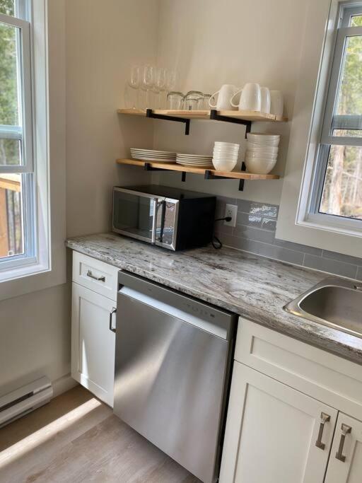 Blue Heron Cottage Oceanfront and Private trails