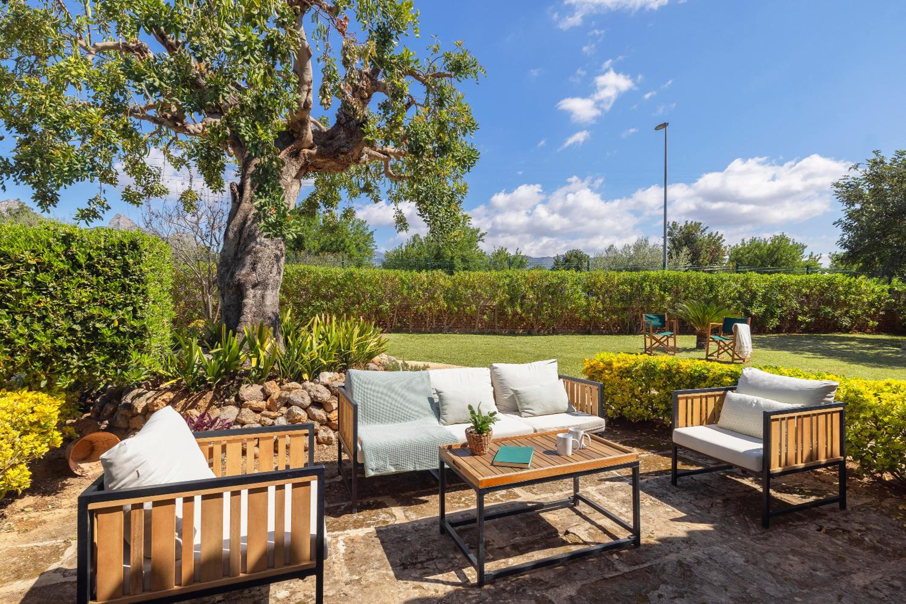 Ideal house for two families with pool and barbecue view 3