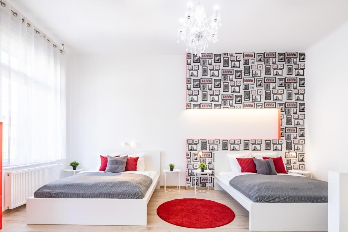Super central convenient apartment view 4