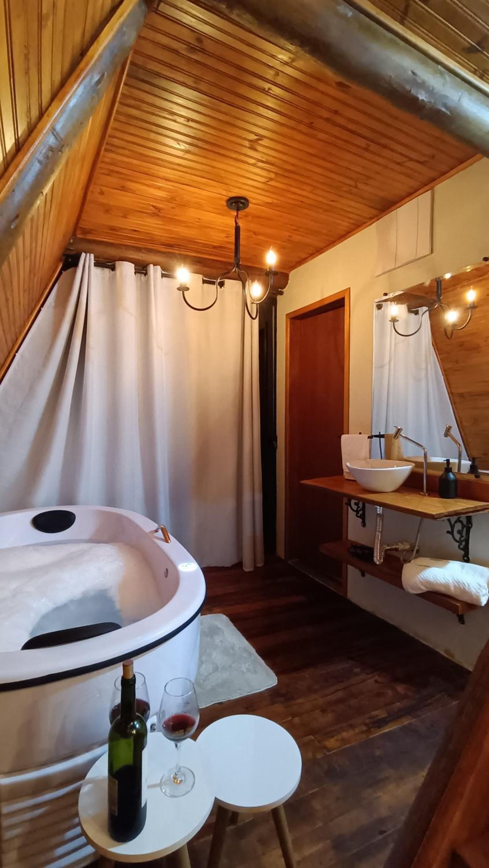Chalé romântico São Bento do Sapucaí - Jacuzzi - Chalé Gênova