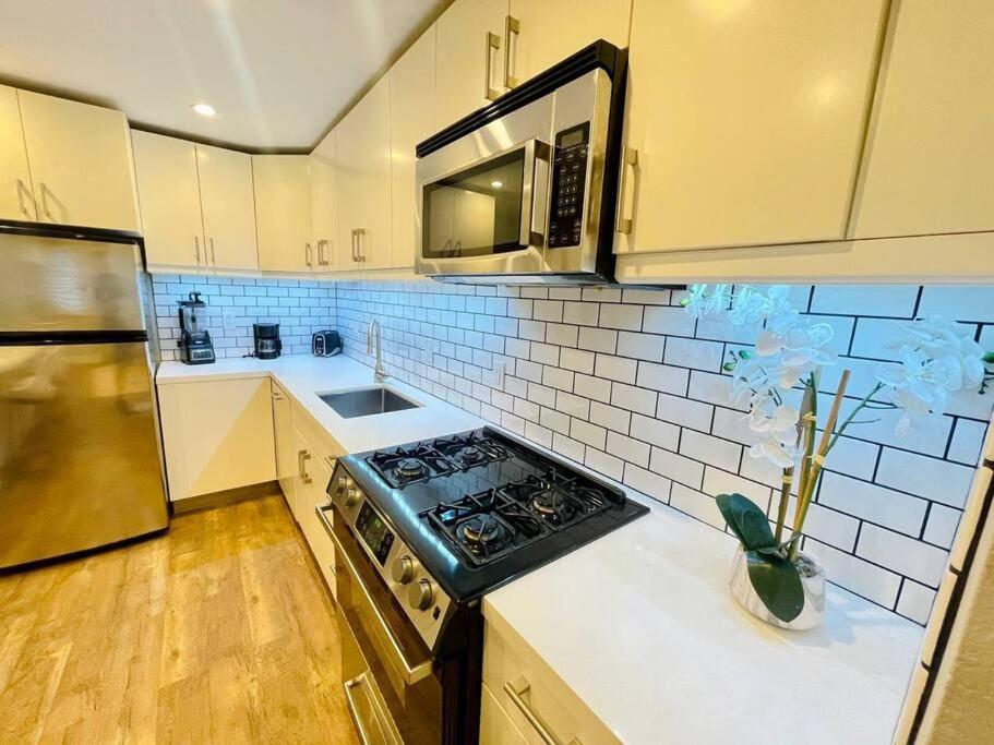 Venice Beachside Condo 10B