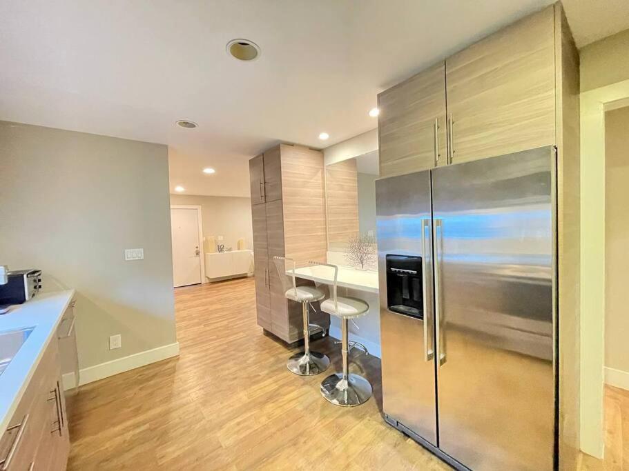 Venice Beachside Condo 10B