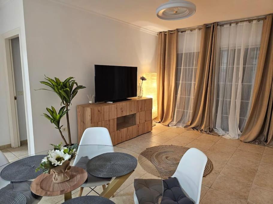 Ola! Holiday Apartment Los Cristianos