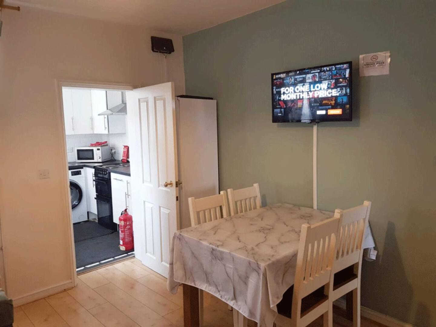Quayside property 3BR 6 beds & Onsite Parking view 5