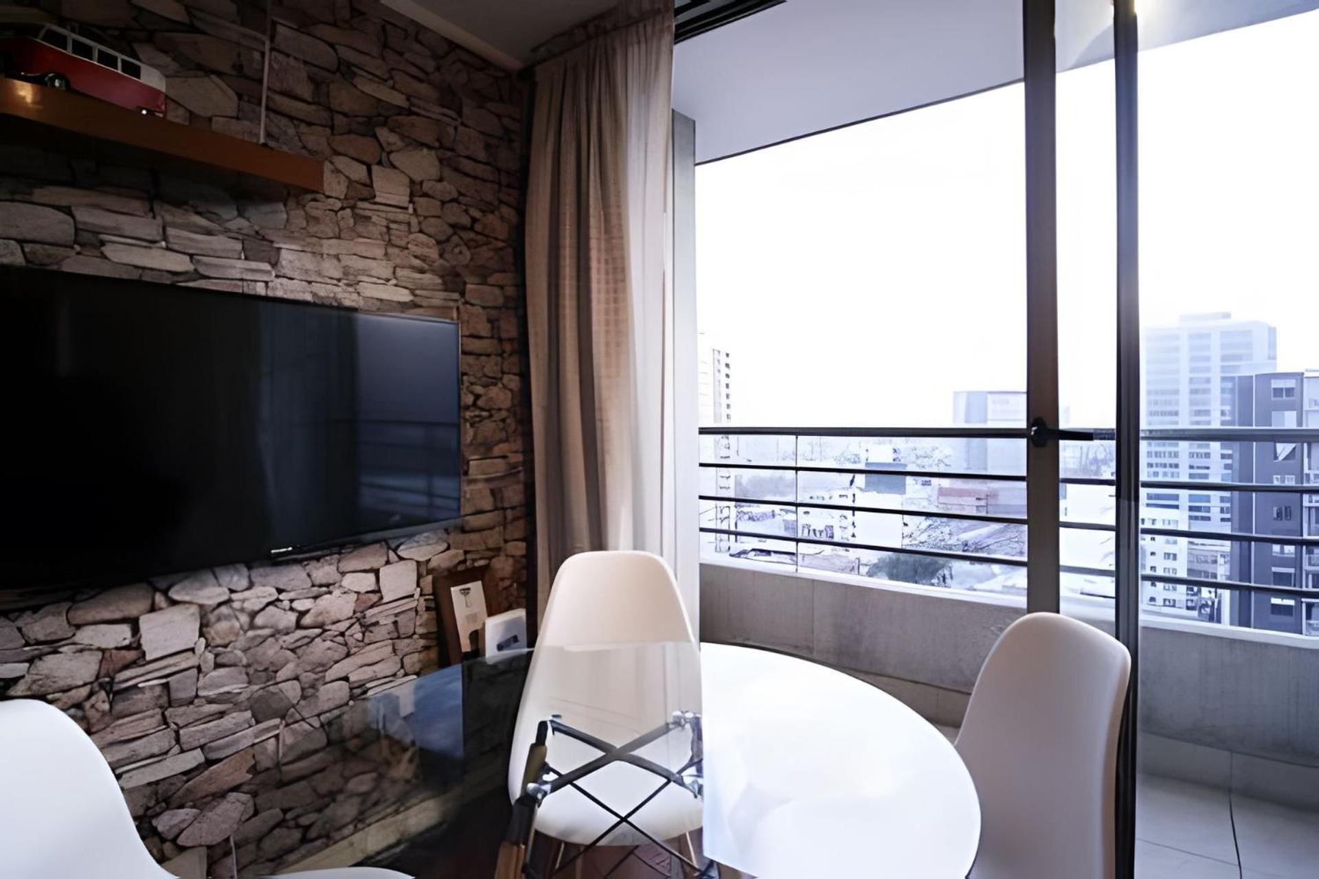 Living Flores view 4