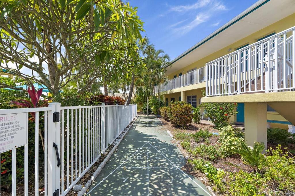 Malyn 108, Updated Waterfront condo, private patio view 5