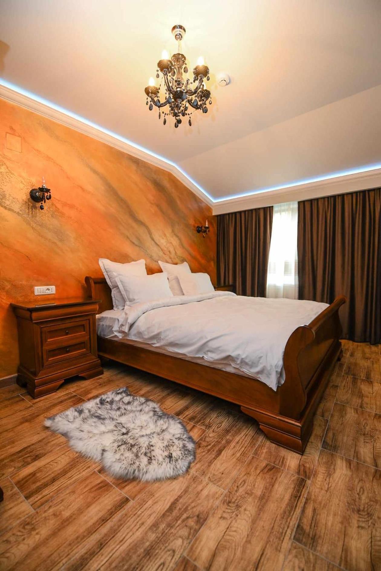Nevan Luna Home view 2