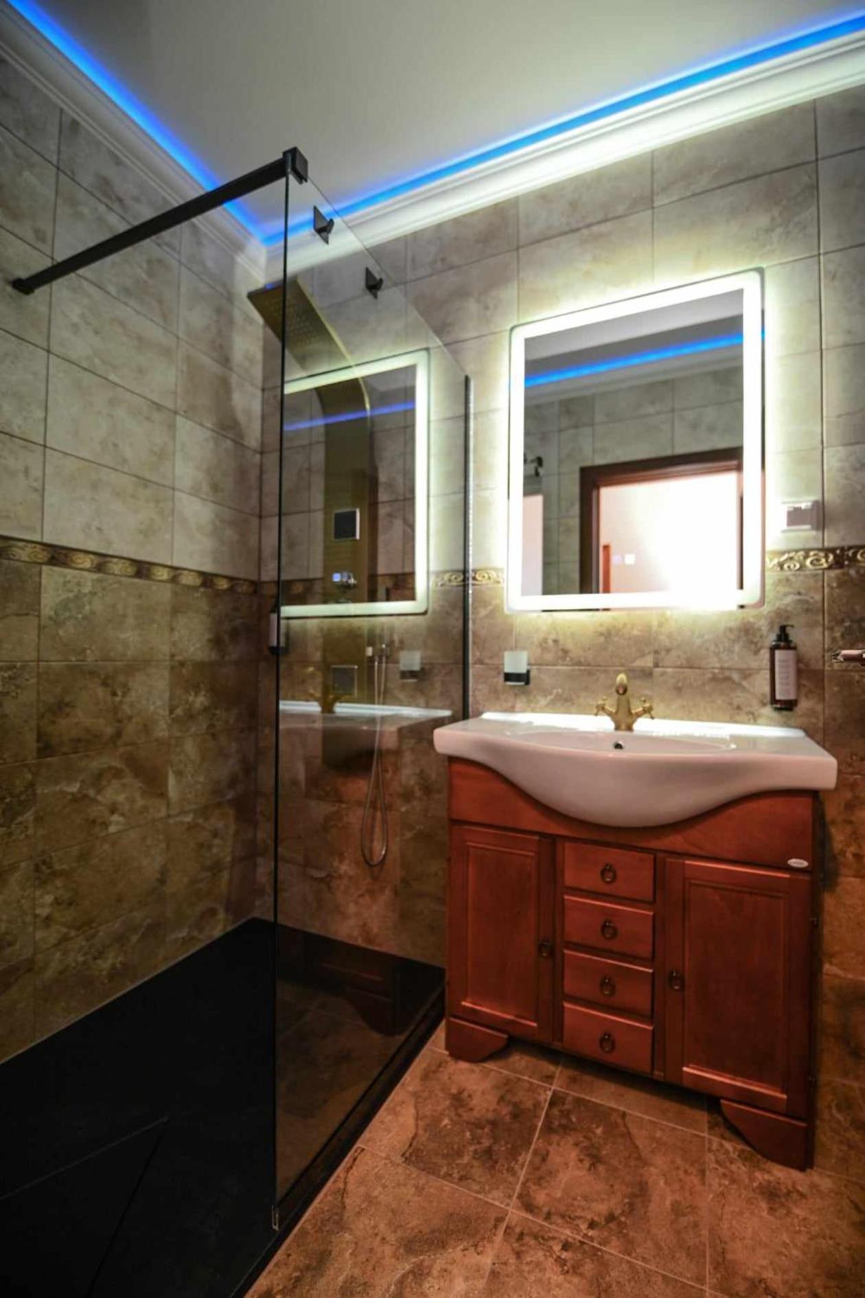 Nevan Luna Home view 4