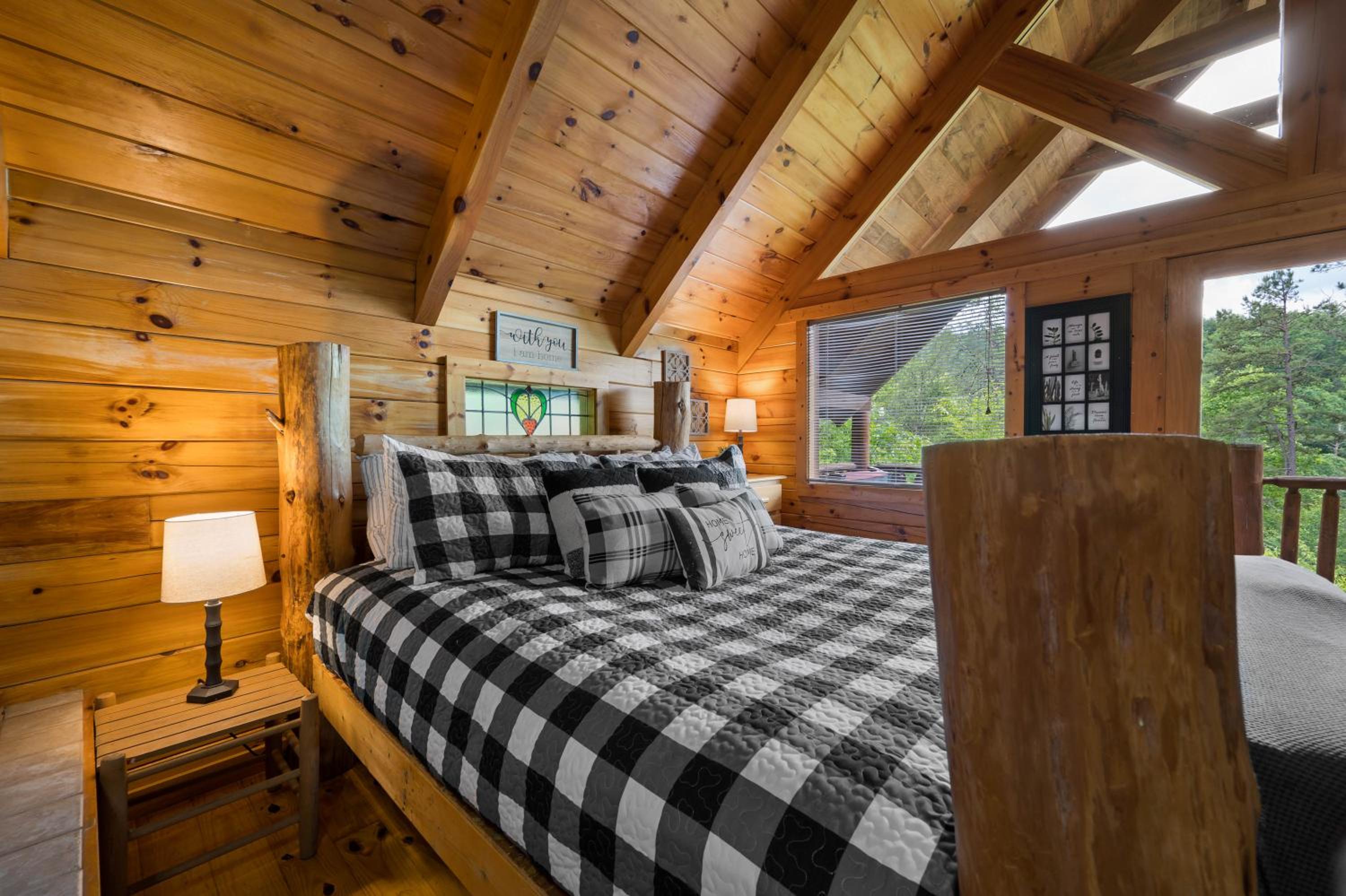 Private Studio Log Cabin! Mountain View, Hot Tub, Fireplace, Honeymoon! view 4