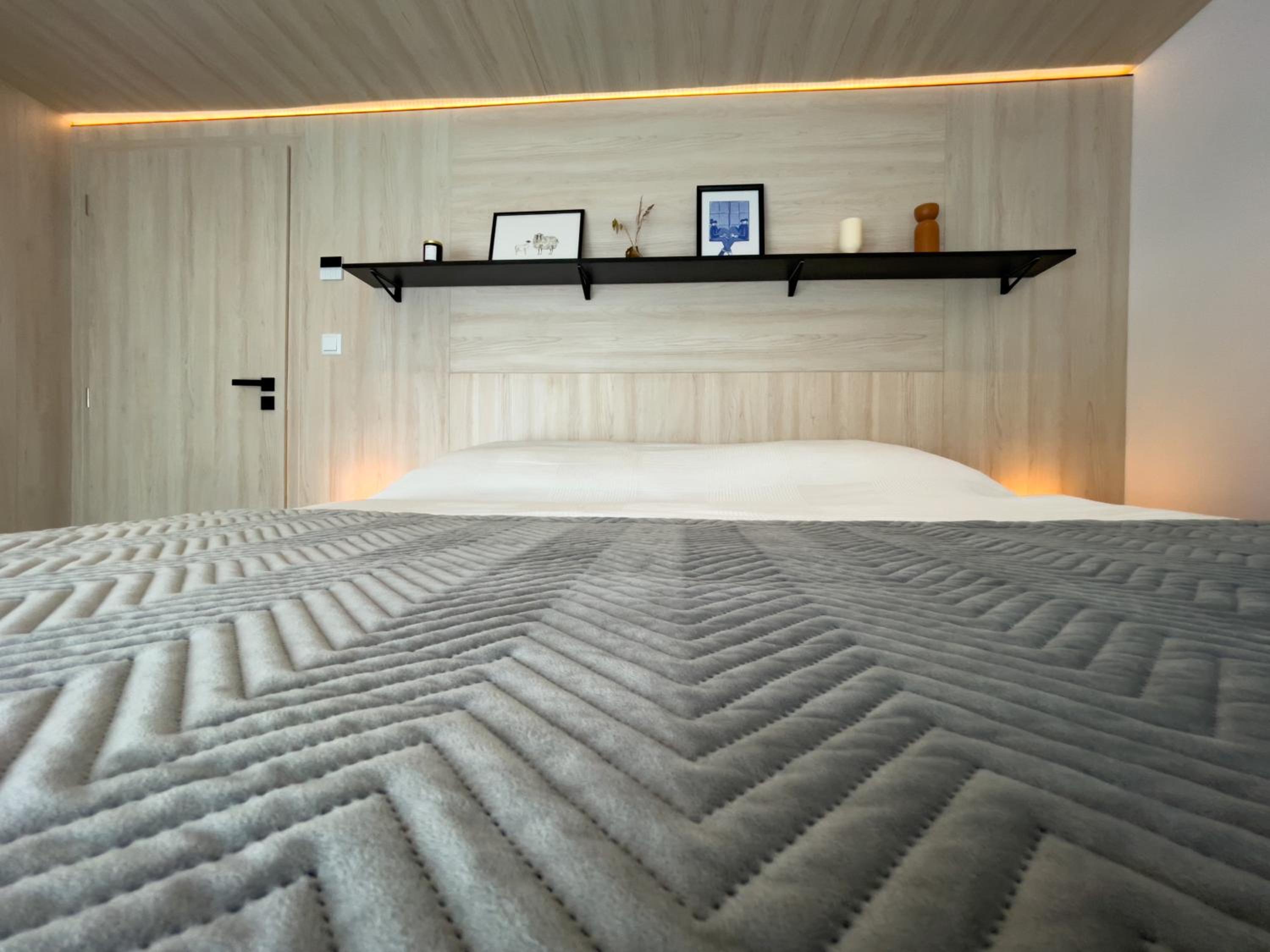 Eliška Apartment - Modern Family Loft Apartment direct on ski slope and forest