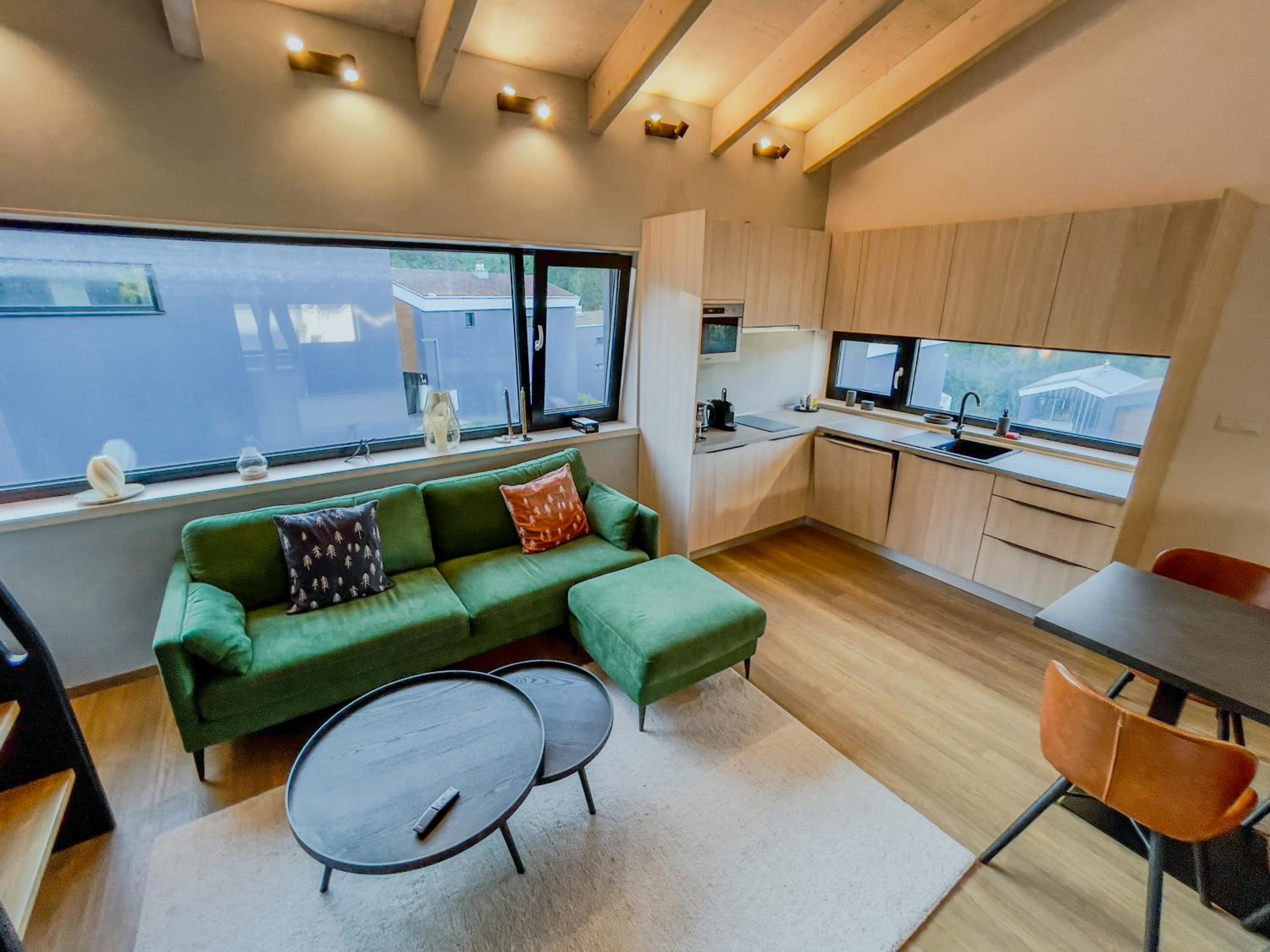 Eliška Apartment - Modern Family Loft Apartment direct on ski slope and forest