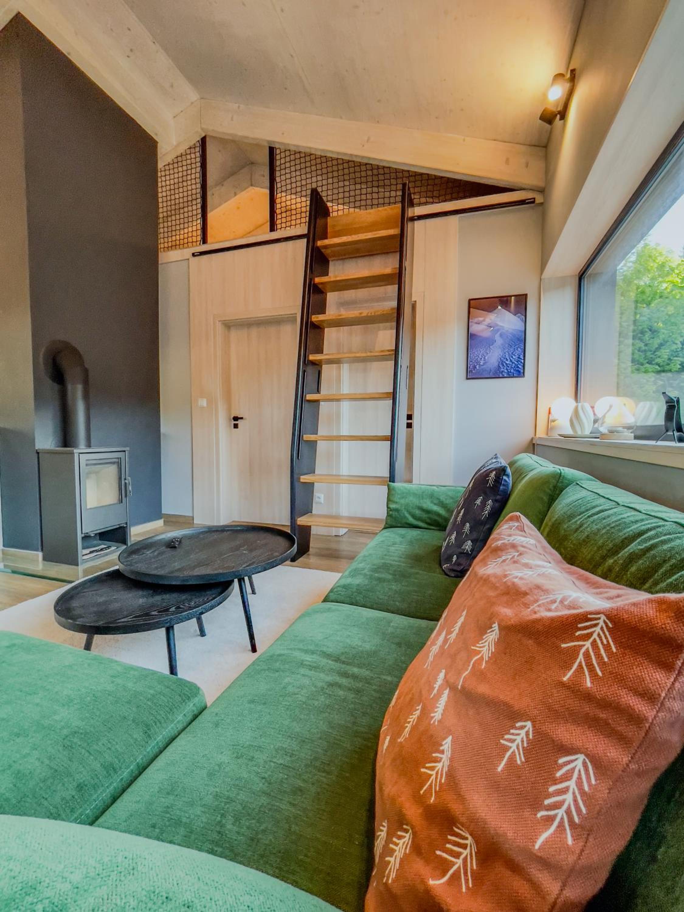 Eliška Apartment - Modern Family Loft Apartment direct on ski slope and forest