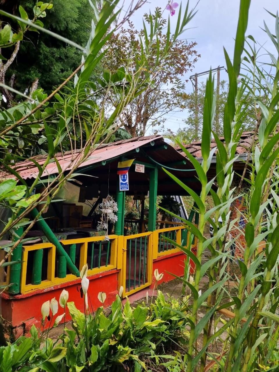 Finca la Divisa. Senderos de la Montaña