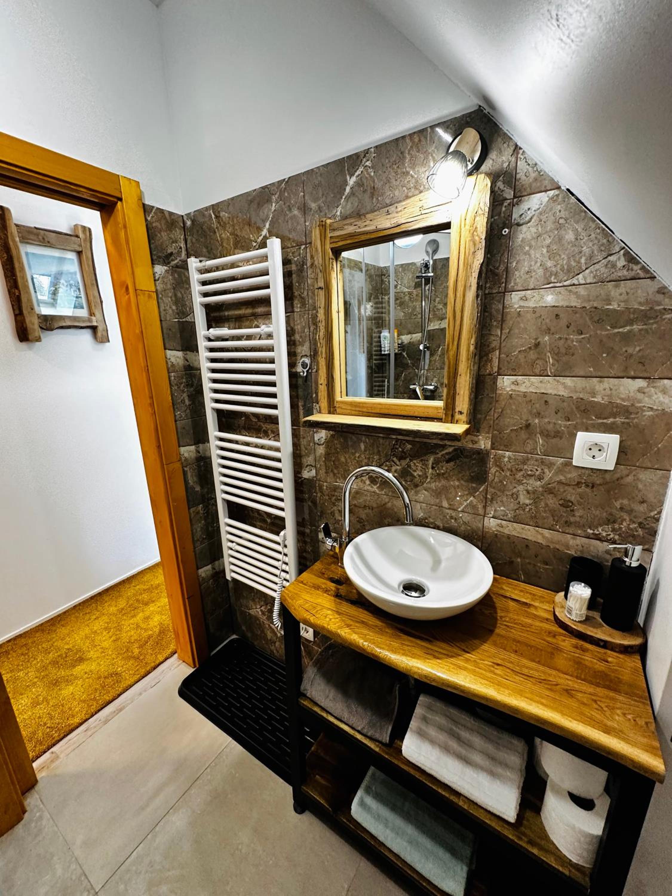 Slovenian House Vida