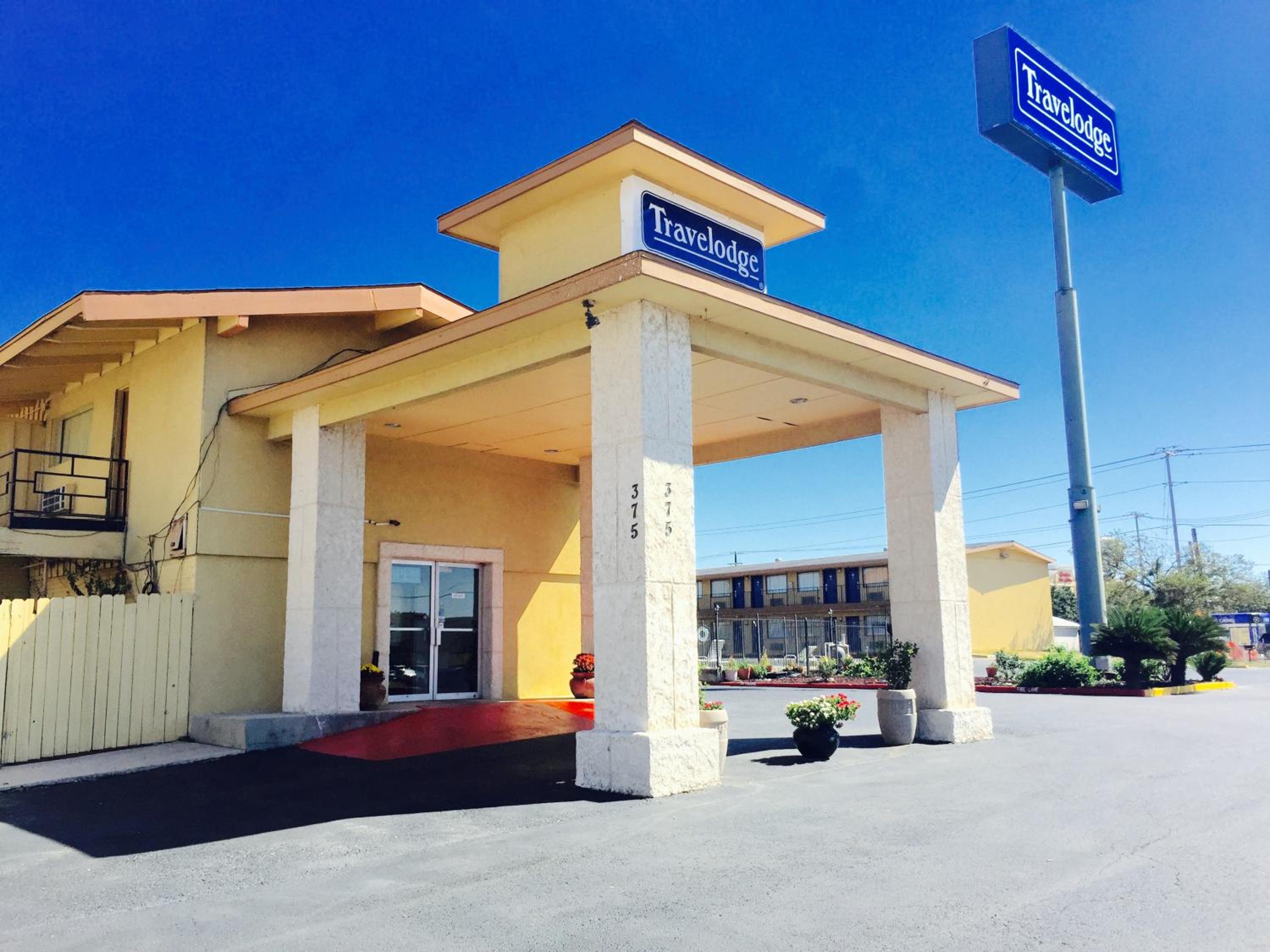 Hotel Travelodge by Wyndham New Braunfels - Image 1