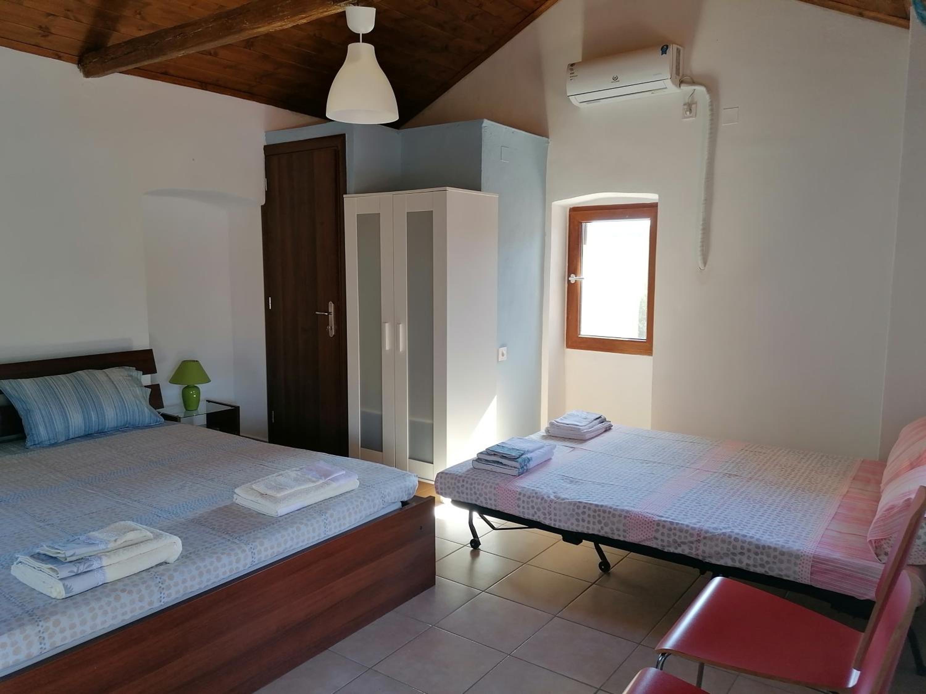 Xemoni House