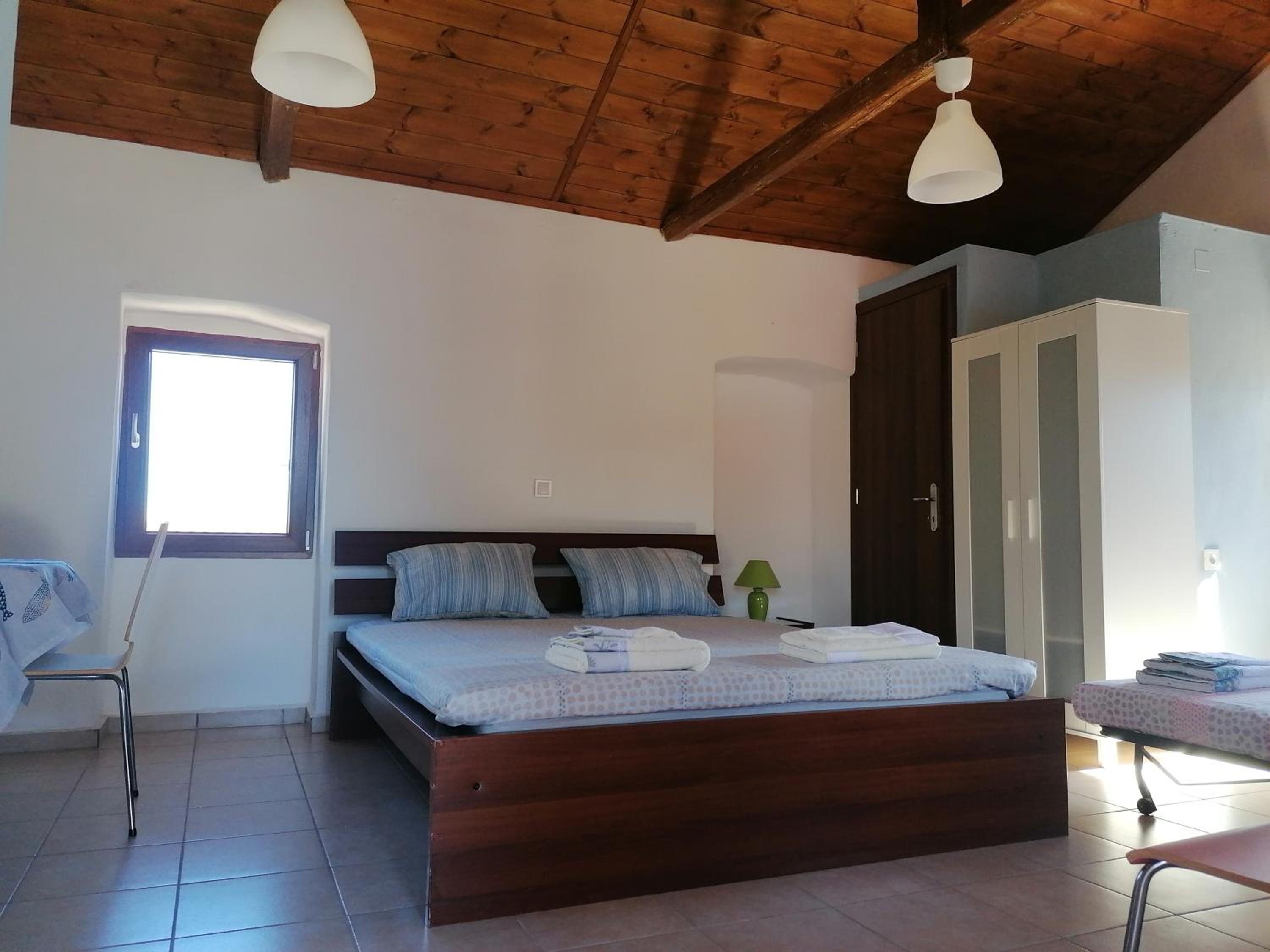 Xemoni House