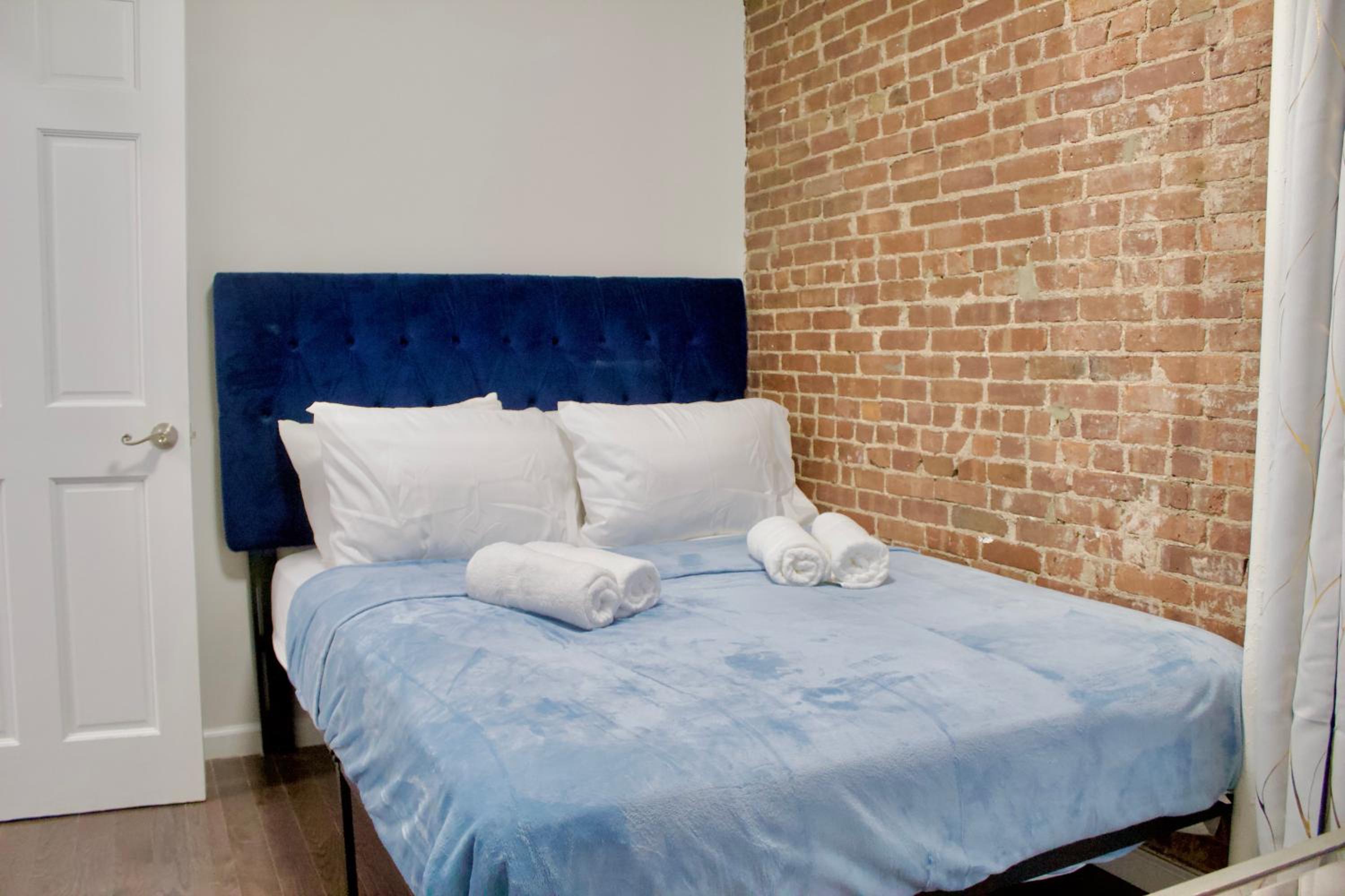 Times Square Manhattan New York 2BR Apartment!