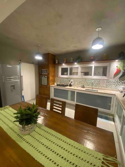 Casa long beach! Totalmente pé na areia.
