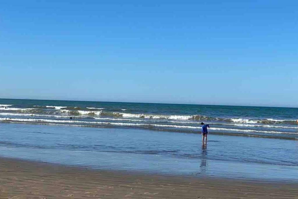 Casa long beach! Totalmente pé na areia.