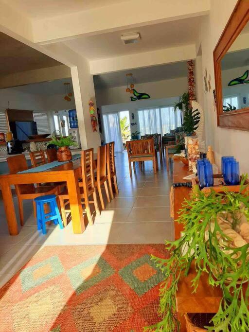 Casa long beach! Totalmente pé na areia.