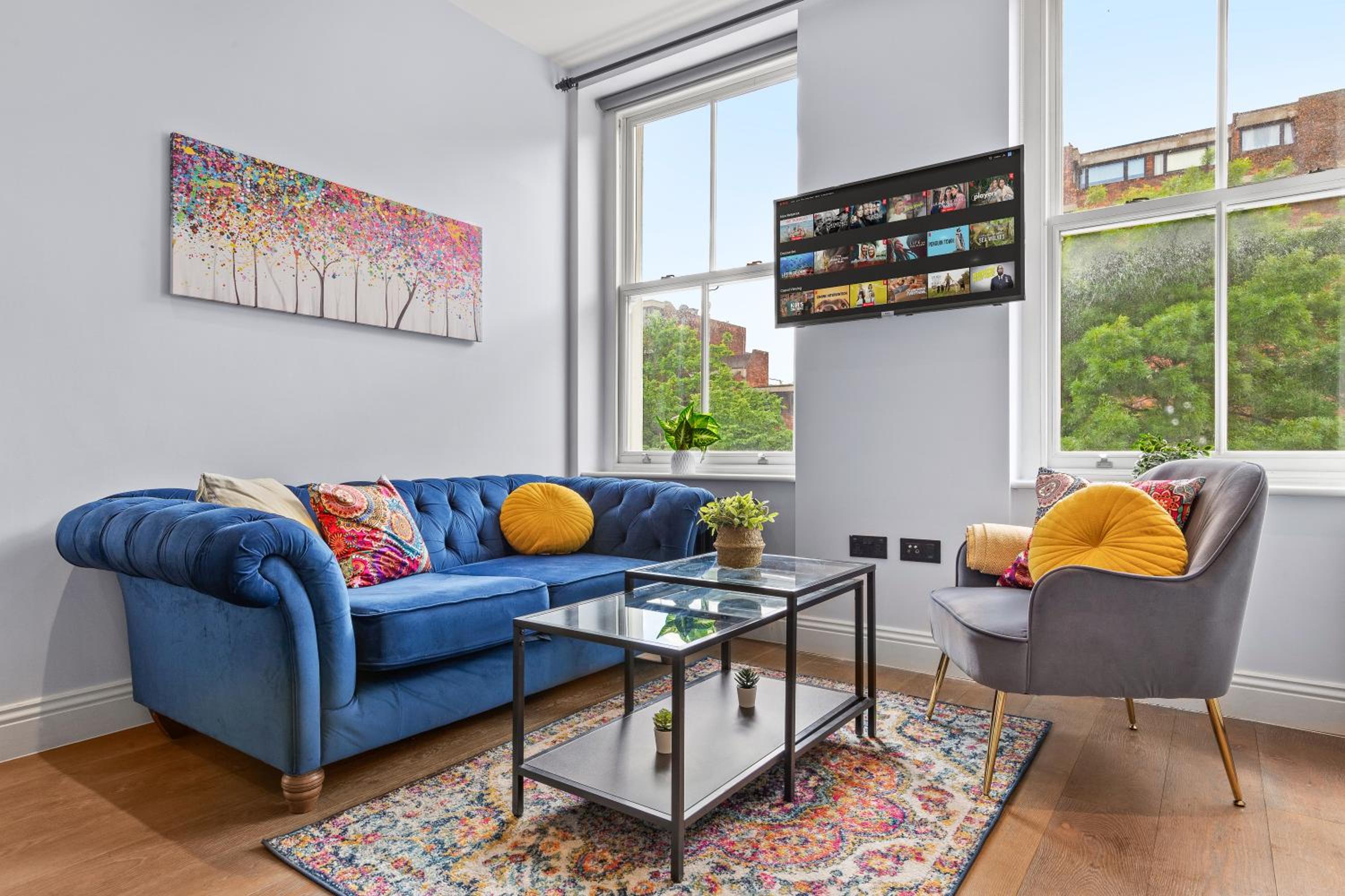 Westminster 2 Bedroom apartment with AC sleeps 5