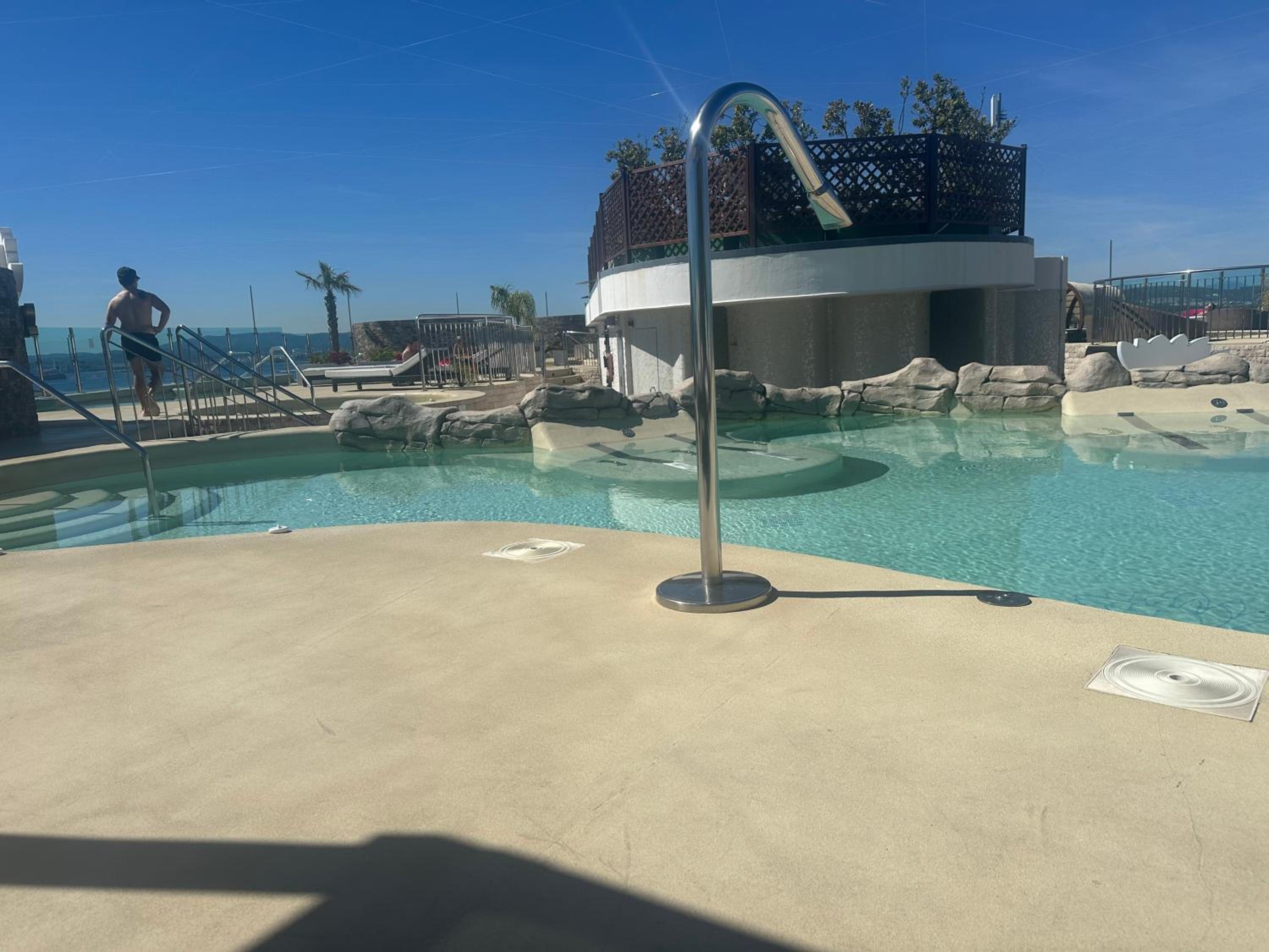 Luxury Apartment with Swimming pools, Spa and stunning views view 5