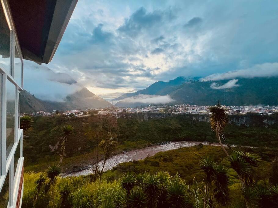 Suit with balcony & magnificent view view 3