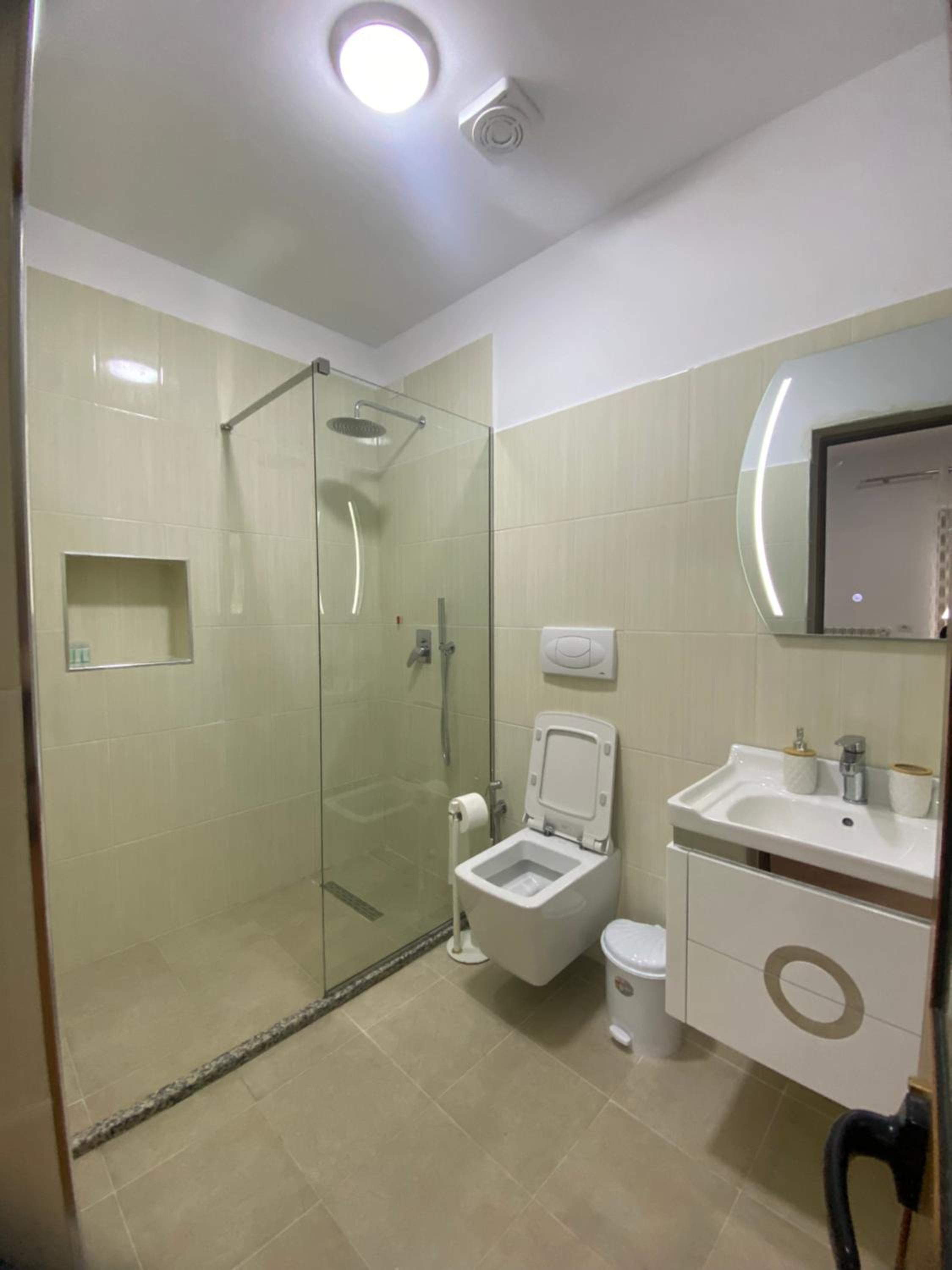 Hotel Vellezrit Guri