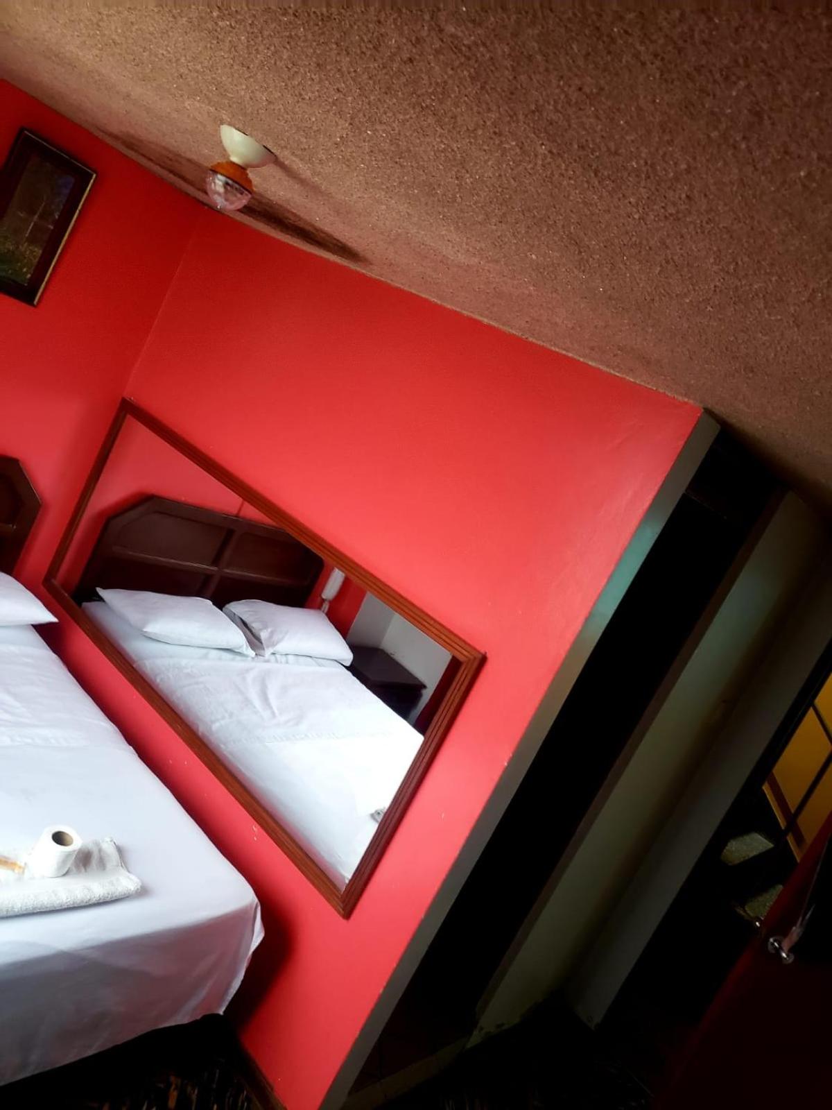 HOSTAL CALIFORNIA