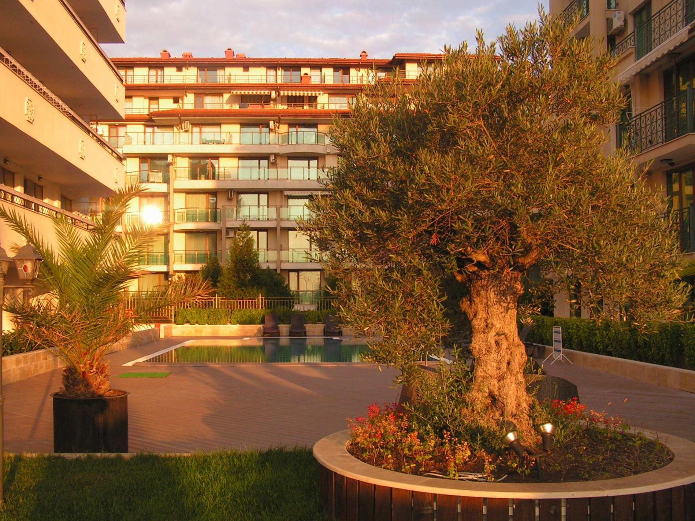 Golden Dunes Primorsko Apartments