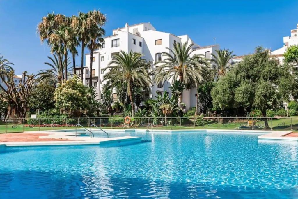 Beautiful 2 bedrooms apartment in Puerto Banus